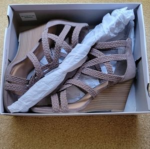Sonoma light brown/beige wedge Sandals